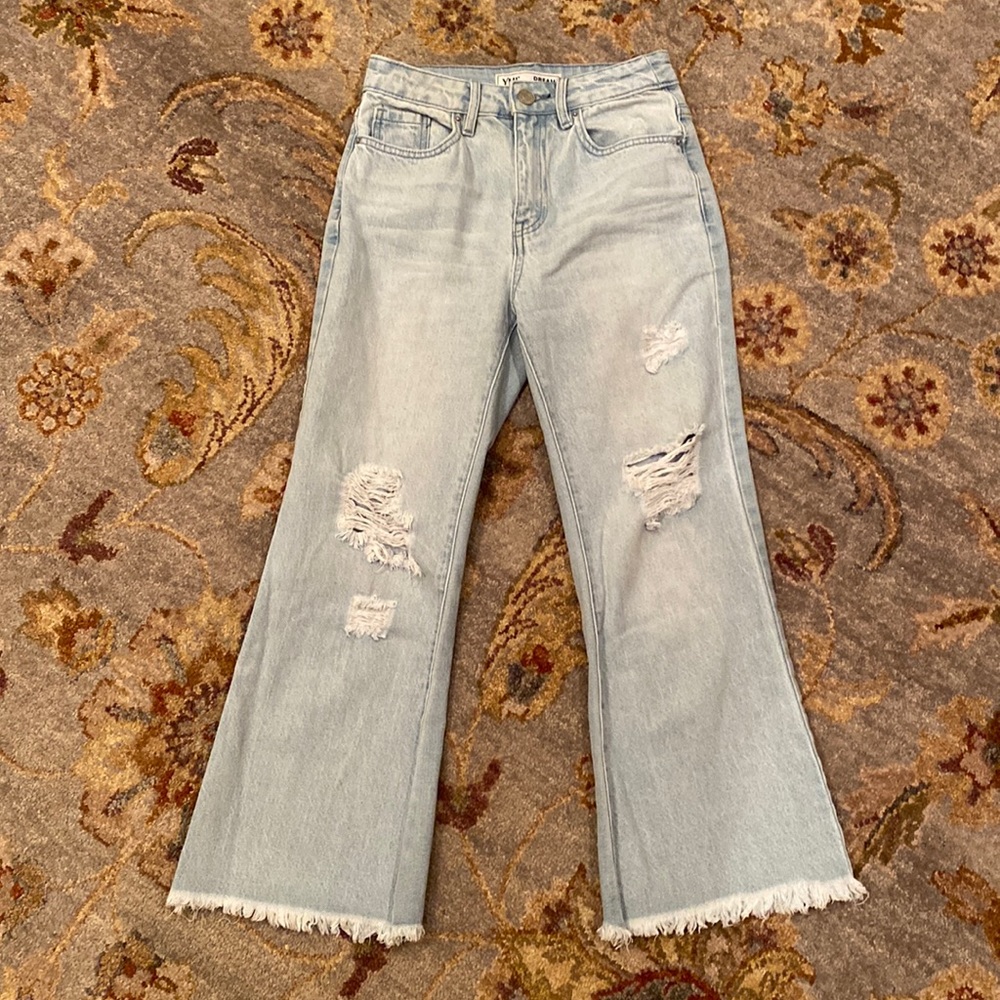 ⭐️ LIKE NEW ⭐️ YMI DREAM JEAN! Light wash. Raw hem. So cute!! Size 1/25